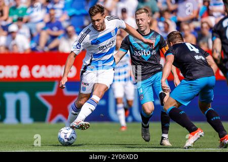 Zwolle, Niederlande. September 2024. ZWOLLE, NIEDERLANDE - 1. SEPTEMBER: Damian Van der Haar läuft mit dem Ball während eines niederländischen Eredivisie-Spiels zwischen PEC Zwolle und Heracles Almelo bei MAC? PARK stadion am 1. September 2024 in Zwolle, Niederlande. (Foto: Raymond Smit/Orange Pictures) Credit: dpa/Alamy Live News Stockfoto