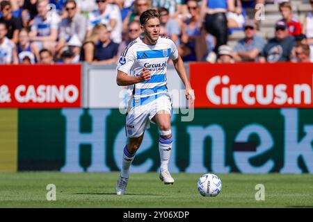 Zwolle, Niederlande. September 2024. ZWOLLE, NIEDERLANDE - 1. SEPTEMBER: Damian Van der Haar von PEC Zwolle läuft mit dem Ball während eines niederländischen Eredivisie-Spiels zwischen PEC Zwolle und Heracles Almelo bei MAC? PARK stadion am 1. September 2024 in Zwolle, Niederlande. (Foto: Raymond Smit/Orange Pictures) Credit: dpa/Alamy Live News Stockfoto