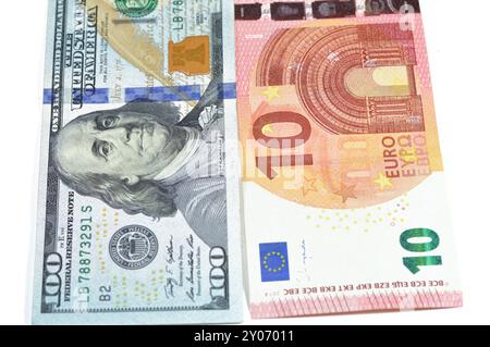 Europäisches und amerikanisches Geld Banknoten und Münzen, US-Dollar, Euros europäisches Bargeld, Europa und Amerika Geldwechselkurs, Wachstum, Inflation, Öko Stockfoto