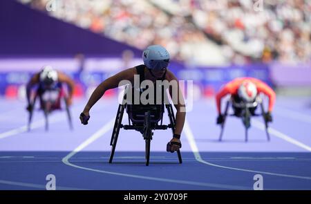 1. September 2024: Hannah Cockroft aus Großbritannien in der 1. Runde der Frauen 100m - T34 während der Paralympischen Spiele 2024 in Paris im Stade de France, Frankreich. Ulrik Pedersen/CSM. Stockfoto