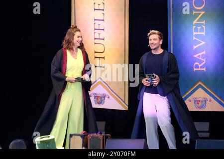 Madita van Hülsen und Jannik Schümann beim 'Back to Hogwarts' Fan-Event am Großmarkt. Hamburg, 01.09.2024 Stockfoto