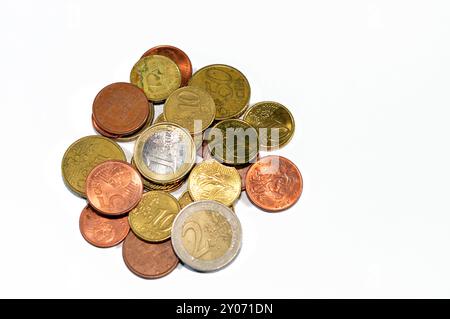 Stapel Euro und Cent, Hintergrund verschiedener Münzen verschiedener Werte, 2 Euro, 1 Euro, 50 Euro, 20 Euro, 10 10, 5 5, 2 2 Cent und 1 Cent Stockfoto