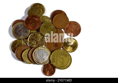 Stapel Euro und Cent, Hintergrund verschiedener Münzen verschiedener Werte, 2 Euro, 1 Euro, 50 Euro, 20 Euro, 10 10, 5 5, 2 2 Cent und 1 Cent Stockfoto