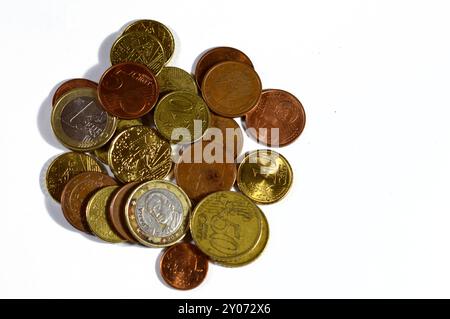 Stapel Euro und Cent, Hintergrund verschiedener Münzen verschiedener Werte, 2 Euro, 1 Euro, 50 Euro, 20 Euro, 10 10, 5 5, 2 2 Cent und 1 Cent Stockfoto