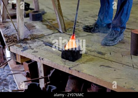 Glassblower at Work, Gernsheim, Nordrhein-Westfalen, Deutschland, Europa Stockfoto