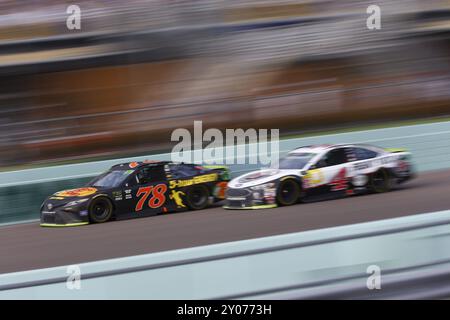 November 2018, Homestead, Florida, USA: Martin Truex, JR (78) kämpft um die Position während des Ford 400 auf dem Homestead-Miami Speedway in Homestead, F Stockfoto