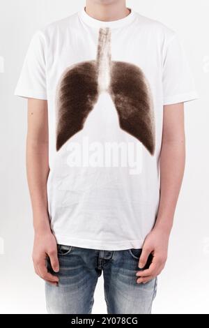 Menschliche Lunge auf einem T-Shirt Stockfoto