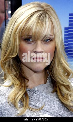 Reese Witherspoon auf der Premiere von „Monsters vs. Aliens“ in Los Angeles, die am 22. März 2009 im Gibson Amphitheatre in Universal City stattfand. Kredit: Lu Stockfoto