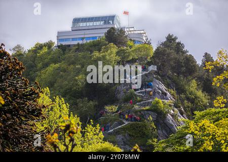 Blick auf den Aussichtspunkt Fjellstua auf Aksla von Alesund, Norwegen, Skandinavien, Europa Stockfoto