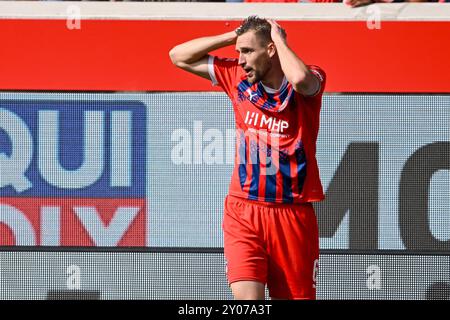 Heidenheim, Deutschland. September 2024. Fußball: Bundesliga, 1. FC Heidenheim - FC Augsburg, Spieltag 2, Voith-Arena. Heidenheims Patrick Mainka gestikuliert. Hinweis: Harry langer/dpa - WICHTIGER HINWEIS: Gemäß den Vorschriften der DFL Deutschen Fußball-Liga und des DFB Deutschen Fußball-Bundes ist es verboten, im Stadion und/oder des Spiels aufgenommene Fotografien in Form von sequenziellen Bildern und/oder videoähnlichen Fotoserien zu verwenden oder zu verwenden./dpa/Alamy Live News Stockfoto