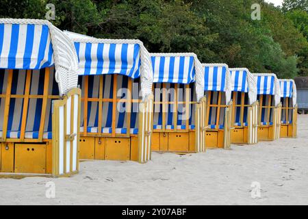 Liegestühle an der polnischen Ostseeküste Stockfoto
