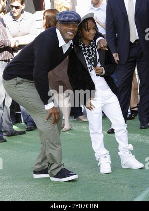 WESTWOOD, KALIFORNIEN, 26. OKTOBER 2008: Will Smith und Jaden Smith bei der Premiere von Madagascar: Escape 2 Africa im Mann Village Theat in Los Angeles Stockfoto