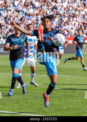 Zwolle, Niederlande. September 2024. ZWOLLE, NIEDERLANDE - 1. SEPTEMBER: Ruben Roosken von Heracles Almelo mit dem Ball während eines niederländischen Eredivisie-Spiels zwischen PEC Zwolle und Heracles Almelo im MAC³PARK stadion am 1. September 2024 in Zwolle, Niederlande. (Foto von Raymond Smit/Orange Pictures) Credit: Orange Pics BV/Alamy Live News Stockfoto