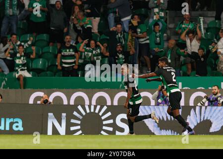 Geny Catamo feiert, nachdem er beim Spiel der Liga Portugal zwischen den Teams des Sporting CP und des FC Porto im Estadio Jose Alvalade (Maciej Rogo) ein Tor geschossen hat Stockfoto