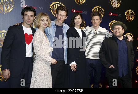 Ezra Miller, Alison Sudol, Callum Turner, Katherine Waterston, Eddie Redmayne und Dan Fogler auf der CinemaCon 2018, Warner Bros Bilder „The Big Pic Stockfoto