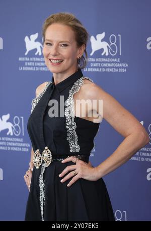 Venedig, Italien. September 2024. VENEDIG, ITALIEN - 01. SEPTEMBER: Amy Ryan nimmt am 81. Internationalen Filmfestival von Venedig am Palazzo del Casino am 01. September 2024 in Venedig, Italien Teil Credit: Matteo Chinellato/Alamy Live News Credit: Matteo Chinellato/Alamy Live News Stockfoto