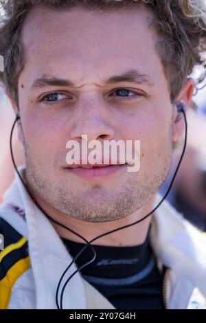 West Allis, Wi, USA. 31. August 2024. SANTINO FERRUCCI (14) (USA) aus Woodbury, Connecticut, bereitet sich auf die Qualifikation für die Hy-Vee Milwaukee Mile 250 auf der Milwaukee Mile in West Allis, WI vor. (Kreditbild: © Walter G. Arce Sr./ASP via ZUMA Press Wire) NUR REDAKTIONELLE VERWENDUNG! Nicht für kommerzielle ZWECKE! Stockfoto