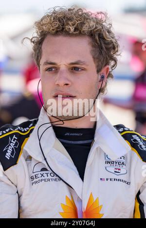 West Allis, Wi, USA. 31. August 2024. SANTINO FERRUCCI (14) (USA) aus Woodbury, Connecticut, bereitet sich auf die Qualifikation für die Hy-Vee Milwaukee Mile 250 auf der Milwaukee Mile in West Allis, WI vor. (Kreditbild: © Walter G. Arce Sr./ASP via ZUMA Press Wire) NUR REDAKTIONELLE VERWENDUNG! Nicht für kommerzielle ZWECKE! Stockfoto
