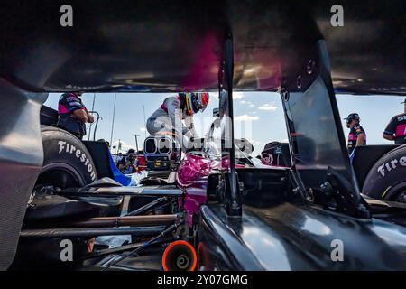 West Allis, Wi, USA. 31. August 2024. FELIX ROSENQVIST (60) (SWE) aus Varnamo, Schweden, bereitet sich auf die Qualifikation für die Hy-Vee Milwaukee Mile 250 auf der Milwaukee Mile in West Allis, WI vor. (Kreditbild: © Walter G. Arce Sr./ASP via ZUMA Press Wire) NUR REDAKTIONELLE VERWENDUNG! Nicht für kommerzielle ZWECKE! Stockfoto