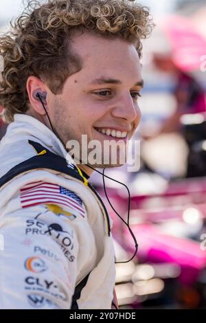 West Allis, Wi, USA. 31. August 2024. SANTINO FERRUCCI (14) (USA) aus Woodbury, Connecticut, bereitet sich auf die Qualifikation für die Hy-Vee Milwaukee Mile 250 auf der Milwaukee Mile in West Allis, WI vor. (Kreditbild: © Walter G. Arce Sr./ASP via ZUMA Press Wire) NUR REDAKTIONELLE VERWENDUNG! Nicht für kommerzielle ZWECKE! Stockfoto
