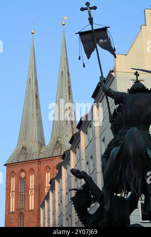 Nikolai-Viertel mit Nikolai-Kirche in Berlin Stockfoto