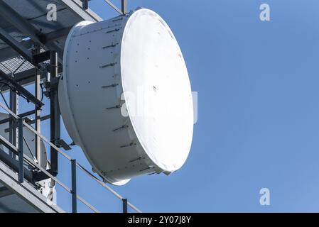 Antenne auf einem Turm am Schockl in Graz. Wireless-Technologie-Konzept Stockfoto