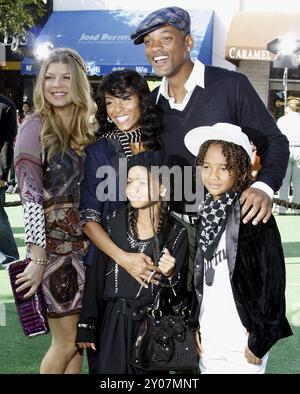 WESTWOOD, KALIFORNIEN, 26. OKTOBER 2008: Fergie, Jada Pinkett Smith, will Smith, Willow Smith und Jaden Smith bei der Premiere von Madagascar: ESCAP in Los Angeles Stockfoto
