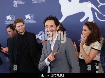 Venedig, Italien. September 2024. Schauspieler Adrien Brody aus dem Film „der Brutalist“ posiert für den Fotoaufruf während des 81. Internationalen Filmfestivals von Venedig, Italien, 1. September 2024. Quelle: Li Jing/Xinhua/Alamy Live News Stockfoto