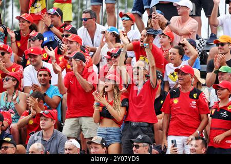 Monza, Italien. September 2024. Rundumatmosphäre – Fans auf der Tribüne. 01.09.2024. Formel-1-Weltmeisterschaft, Rd 16, Grand Prix Von Italien, Monza, Italien, Wettkampftag. Das Foto sollte lauten: XPB/Alamy Live News. Stockfoto