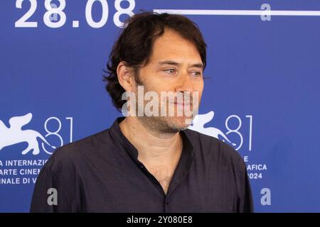 News - Wolfs - Photocall - der Regisseur des 81. Internationalen Filmfestivals Venedig Jon Watts nimmt am 81. Internationalen Filmfestival Venedig am 1. September 2024 in Venedig Teil. Foto: Cinzia Camela. Lido di Venezia Palazzo del Casinò Italien Copyright: XCinziaxCamelax/xLiveMediax LPN 1498576 Stockfoto