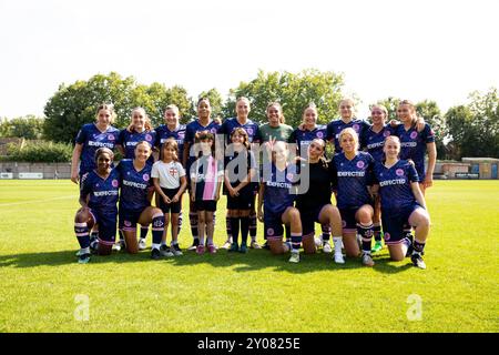 London, Großbritannien. September 2024. Spieler von Dulwich Hamlet vor der FA Womens National League Division One South East Spiel zwischen Dulwich Hamlet und Ashford in Champion Hill. Quelle: Liam Asman/Alamy Live News Stockfoto