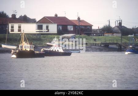 1981 Archivfoto mit Blick über den Fluss Ouse bis West Lynn von King's Lynn, Norfolk. Stockfoto