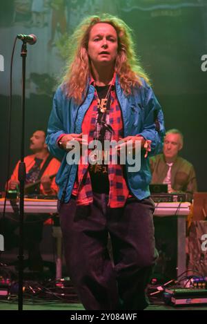 Larmer Tree Gardens in Wiltshire, Großbritannien. 31. August 2024. Der preisgekrönte Schauspieler Samantha Morton wurde Sängerin am Ende des Road Festivals in Dorset, am Samstag, den 31. August Credit: Graham Tarrant/Alamy Live News Stockfoto