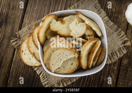 Einige frisches gebackenes Brot-chips (detaillierte Nahaufnahme) Stockfoto