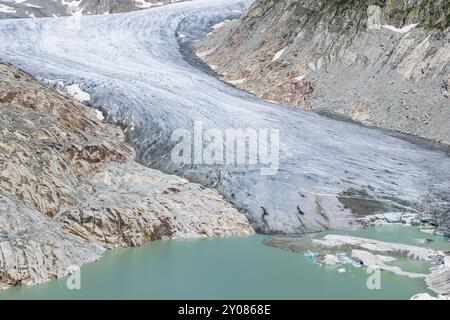 Rhonegletscher, Talgletscher im Quellgebiet der Rhone in den Schweizer Alpen. Schmelzender Gletscher, der Gletscher wird immer kleiner. Drohne Pho Stockfoto