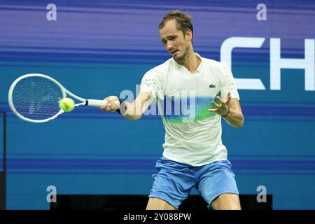 New York, Etats Unis. September 2024. Daniil Medwedev aus Russland am 6. Tag des Grand Slam-Tennisturniers 2024 am 31. August 2024 im USTA Billie Jean King National Tennis Center in New York, USA – Foto Jean Catuffe/DPPI Credit: DPPI Media/Alamy Live News Stockfoto