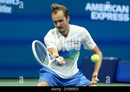 New York, Etats Unis. September 2024. Daniil Medwedev aus Russland am 6. Tag des Grand Slam-Tennisturniers 2024 am 31. August 2024 im USTA Billie Jean King National Tennis Center in New York, USA – Foto Jean Catuffe/DPPI Credit: DPPI Media/Alamy Live News Stockfoto