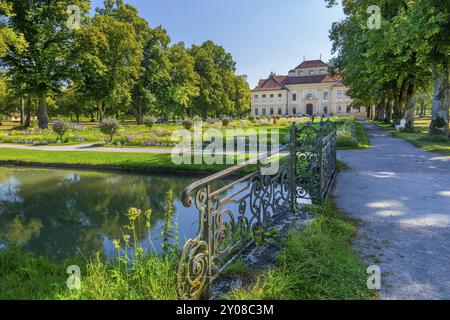 Gartenparterre vor Schloss Lustheim im Schlosspark Schleissheim, Oberschleissheim bei München, Oberbayern, Bayern, Deutschland, Europa Stockfoto