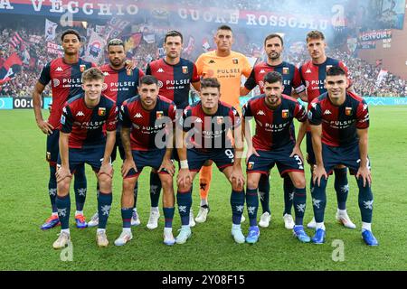 Genua, Italien. September 2024. Das Team von Genua posierte vor dem Spiel während des Fußballspiels der Serie A zwischen Genua und Hellas Verona im Luigi Ferraris Stadion in Genua, Italien - Samstag, den 01. September 2024. Sport - Fußball . (Foto: Tano Pecoraro/Lapresse) Credit: LaPresse/Alamy Live News Stockfoto