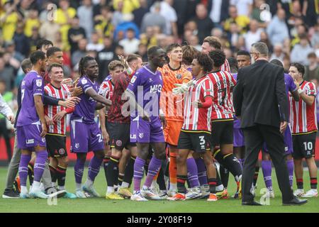 Sheffield, Großbritannien. September 2024. Eine Auseinandersetzung zwischen beiden Teams während des Sky Bet Championship Matches Sheffield United gegen Watford in der Bramall Lane, Sheffield, United Kingdom, 1. September 2024 (Foto: Alfie Cosgrove/News Images) in Sheffield, United Kingdom am 1. September 2024. (Foto: Alfie Cosgrove/News Images/SIPA USA) Credit: SIPA USA/Alamy Live News Stockfoto