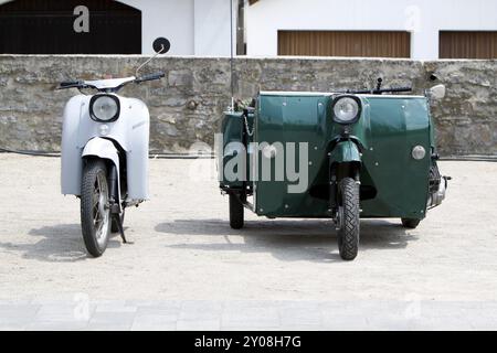 Selbstgemachte grüne Moped-Marke Stockfoto