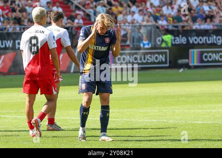 Utrecht, Niederlande. September 2024. UTRECHT, NIEDERLANDE - 1. SEPTEMBER: SEM Steijn vom FC Twente sieht niedergeschlagen aus, nachdem er beim niederländischen Eredivisie-Spiel zwischen dem FC Utrecht und dem FC Twente am 1. September 2024 im Stadion Galgenwaard in Utrecht, Niederlande, eine Chance verpasst hat. (Foto: Ben Gal/Orange Pictures) Credit: dpa/Alamy Live News Stockfoto