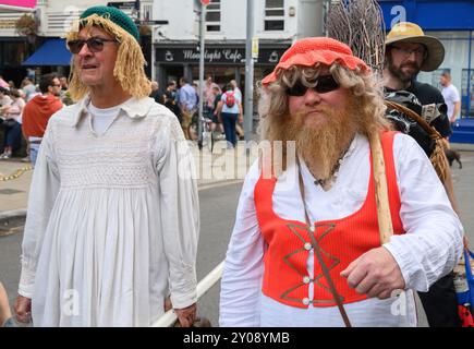 Faversham, Kent, Großbritannien. September 2024. Der zweite Tag des anuellen Faversham Hop Festivals, das in der ganzen Stadt mit Musik, Kunsthandwerksständen und Morris Dancing gefeiert wird Credit: Phil Robinson/Alamy Live News Stockfoto