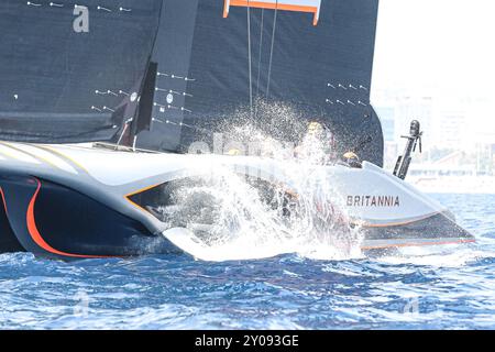 Barcelona, Spanien. September 2024. INEOS Britania (UK) während des America's Cup - Louis Vuitton Cup - Round Robin 1 & 2, Segelrennen in Barcelona, Spanien, 01. September 2024 Credit: Independent Photo Agency Srl/Alamy Live News Stockfoto