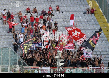 Florenz, Italien. September 2024. AC Monza Fans beim dritten Fußballspiel der Serie A zwischen Fiorentina und Monza im Artemio Franchi Stadion in Florenz, Italien - Sonntag, 1. September 2024. Sport - Fußball (Foto AC Monza/LaPresse von Studio Buzzi) Credit: LaPresse/Alamy Live News Stockfoto