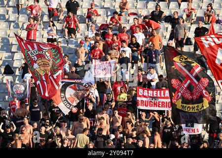 Florenz, Italien. September 2024. AC Monza Fans beim dritten Fußballspiel der Serie A zwischen Fiorentina und Monza im Artemio Franchi Stadion in Florenz, Italien - Sonntag, 1. September 2024. Sport - Fußball (Foto AC Monza/LaPresse von Studio Buzzi) Credit: LaPresse/Alamy Live News Stockfoto