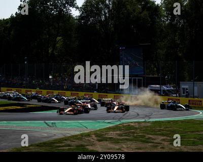 Beginn des Rennens des Formel 1 Grand Prix von Italien 2024 in Monza, Italien. September 2024. (Foto: Daniele Marangoni/SIPA USA) Credit: SIPA USA/Alamy Live News Stockfoto