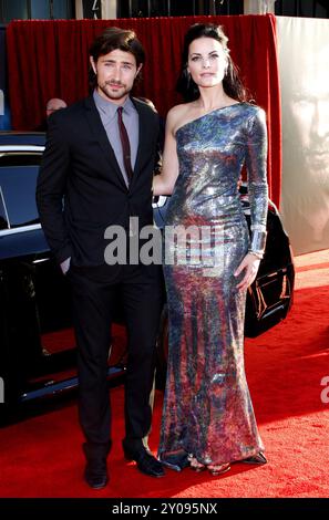 Matt Dallas und Jaimie Alexander bei der Premiere von „Thor“ in Los Angeles am 5. Mai 2011 im El Capitan Theater in Hollywood, USA. Stockfoto