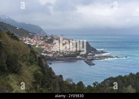 Blick auf Seixal vom Aussichtspunkt Bridal Veil Falls veu da noiva miradouro in Madeira, Portugal, Europa Stockfoto