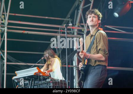 Dorset, Großbritannien. Sonntag, 1. September 2024. Nation of Language tritt 2024 beim End of the Road Festival in den Larmer Tree Gardens in Dorset auf. Fotodatum: Sonntag, 1. September 2024. Das Foto sollte lauten: Richard Gray/Alamy Live News Stockfoto